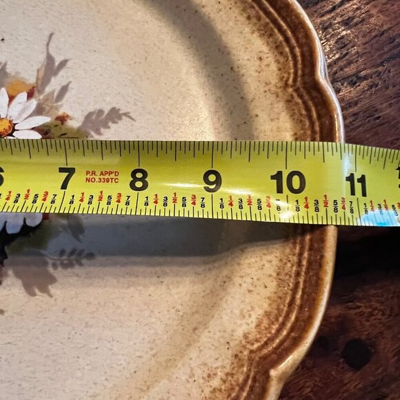 2 Vintage Mikasa Whole Wheat "Loves Me" Dinner Plates 11" Scalloped Edge Floral - Picture 4 of 7